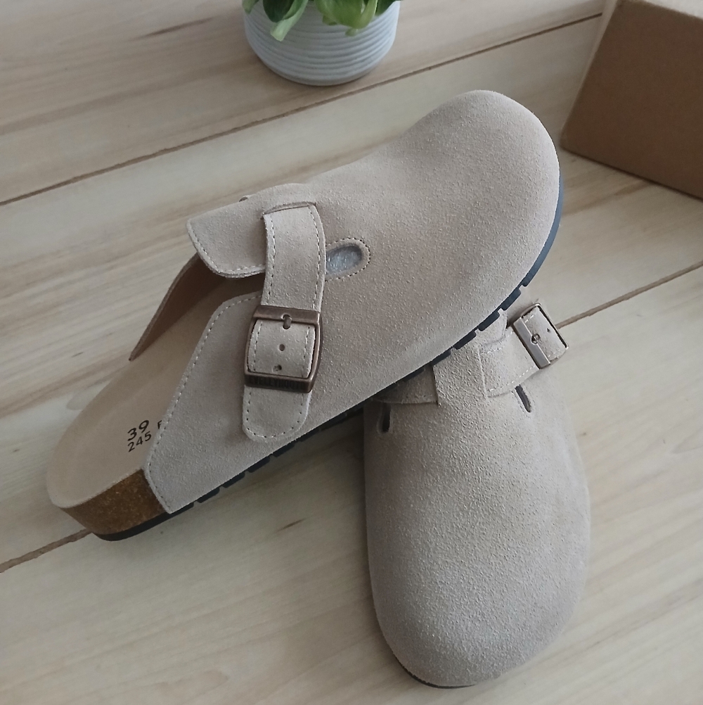 NIB Evellyhootd Geniune Suede & Leather Clogs In Sand Color Size 8 Ladies